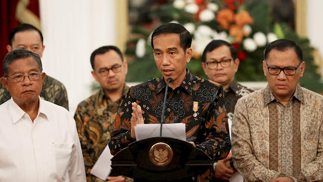 MASYARAKAT MENDESAK DAN MENEKAN.!! Usai Rapat, Jokowi dikabarkan Bakal Berhentikan Ahok
