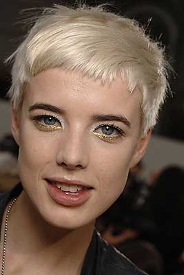 Agyness Deyn Short Hairstyle and Fashion