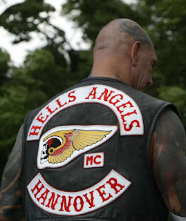   hells angels kutte, hells angels kutte kaufen, hells angels kutte ebay, hells angels kutte abzeichen, hells angels kutte bedeutung, hells angels kuttenverbot, bandidos kutte kaufen, hells angels jacket shop, hells angels kutte abzeichen bedeutung