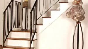 8 Gambar Railing Balkon Klasik (Cocok Untuk Rumah Minimalis)