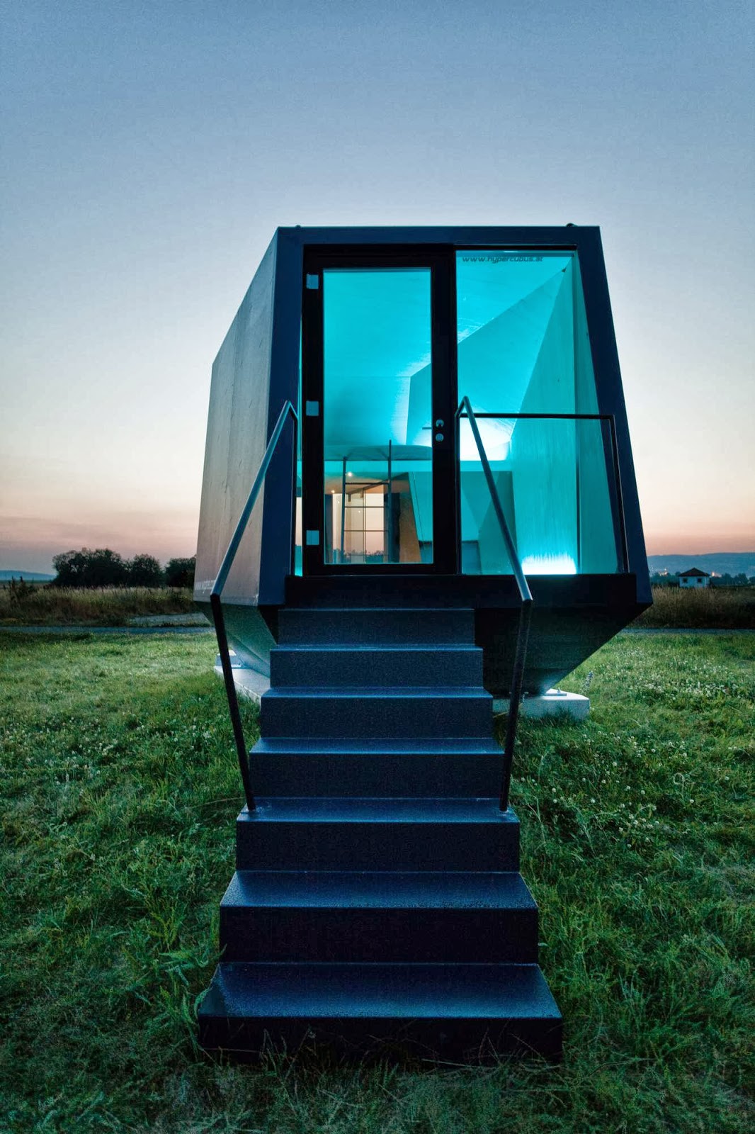 Transportable House, Hypercubus