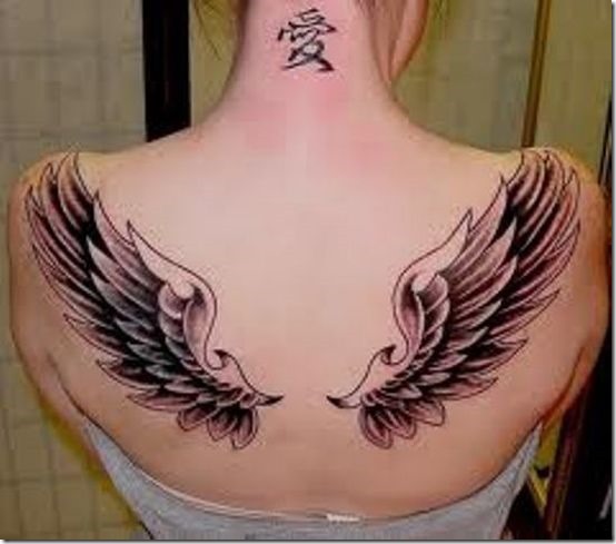incroyable_les_ailes_de_lange_de_tatouage_sur_le_dos