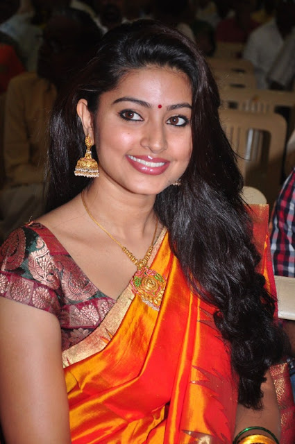 Tamil Actress Sneha Saree Photos Collection