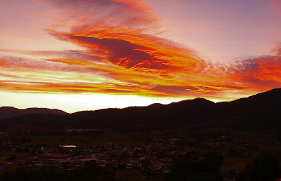 Sunrise over Huonville, Tasmania - 27th May 2007