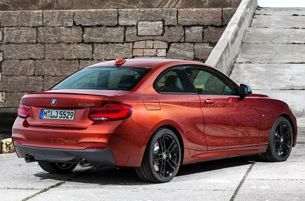 BMW M240i Coupé M Performance