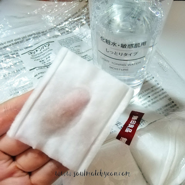 Review; MUJI Skincare's Light Toning Water (Moisture) & Cotton Puffs