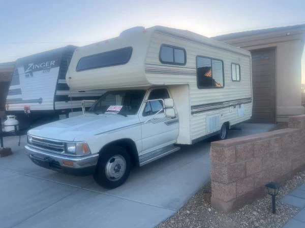 Toyota Dolphin RV