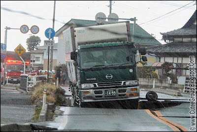 Earthquake Tsunami - Japan