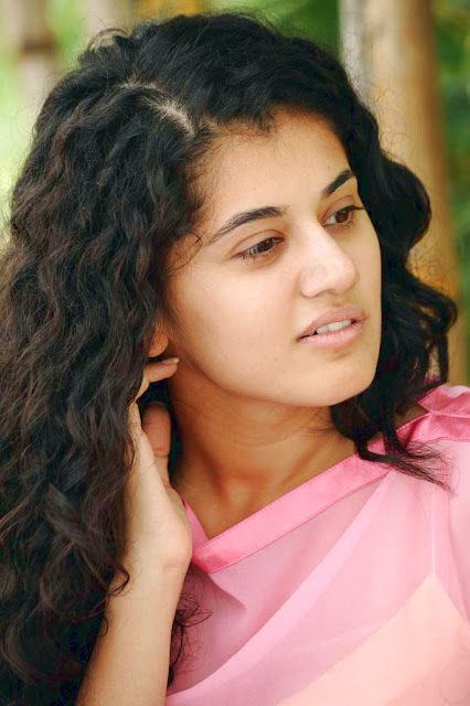 tapsee new looking - mogudu interview cute stills