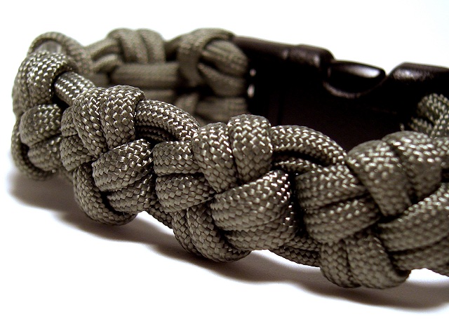 Stormdrane's Blog: Cross Knot Paracord Bracelet and Watchband