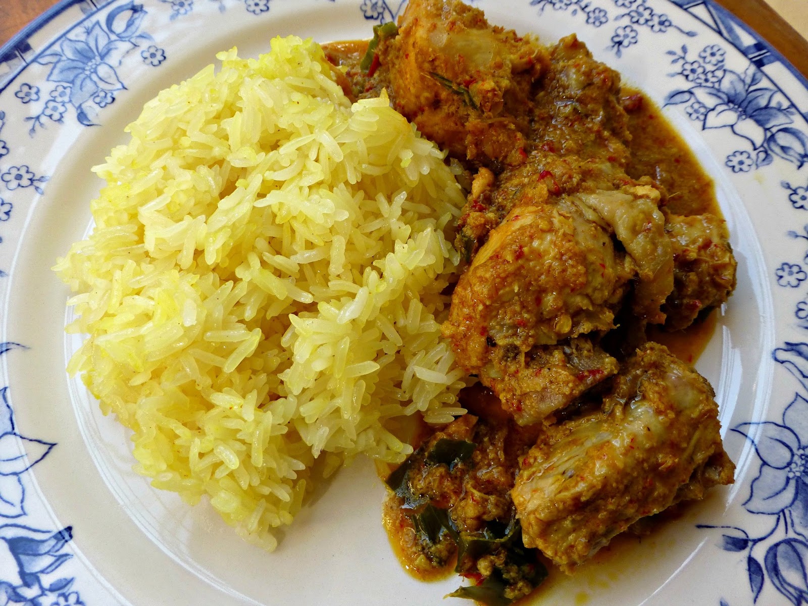 RESEPI NENNIE KHUZAIFAH: PULUT KUKUS & RENDANG AYAM