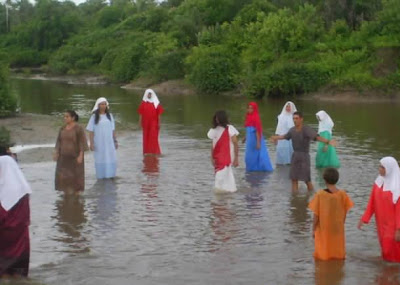 Imagem da encenação no Rio São Miguel - Povoado São Miguel