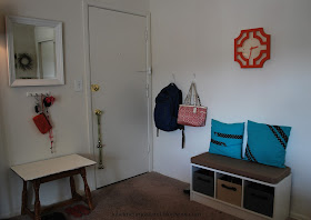 Home Tour : Entryway from labelmeorganized.blogspot.com