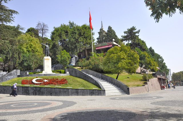 kocaeli gezilecek yerler ataturk heykeli