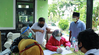 PSI Tinjau Vaksinasi Massal di Gunung Anyar Surabaya