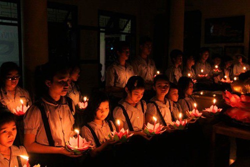 một cái nìn bi quan về gđpt - lễ truyền đăng
