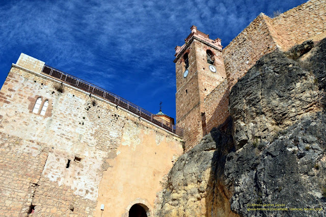 castielfabib-iglesia-fortaleza