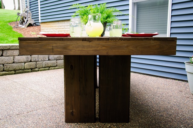 DIY Outdoor Patio Table