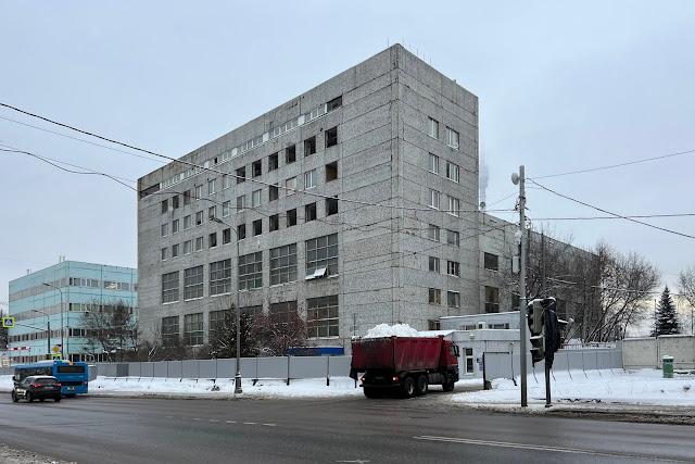 Огородный проезд, здание «Мосвторцветмет» в процессе демонтажа Огородный проезд, здание «Мосвторцветмет» в процессе демонтажа