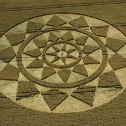 gambar crop circle, foto crop circle, alien, ufo, lingkaran tanaman, www.digaleri.com