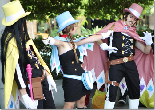 gyakuten saiban 4 (apollo justice: ace attorney) cosplay - arumajiki baran (valant gramarye), arumajiki yumi (thalassa gramarye), and arumajiki zakku (zak gramarye)