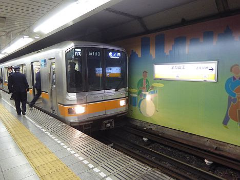 銀座線　虎ノ門行き　01系(渋谷駅改良工事に伴う運行)