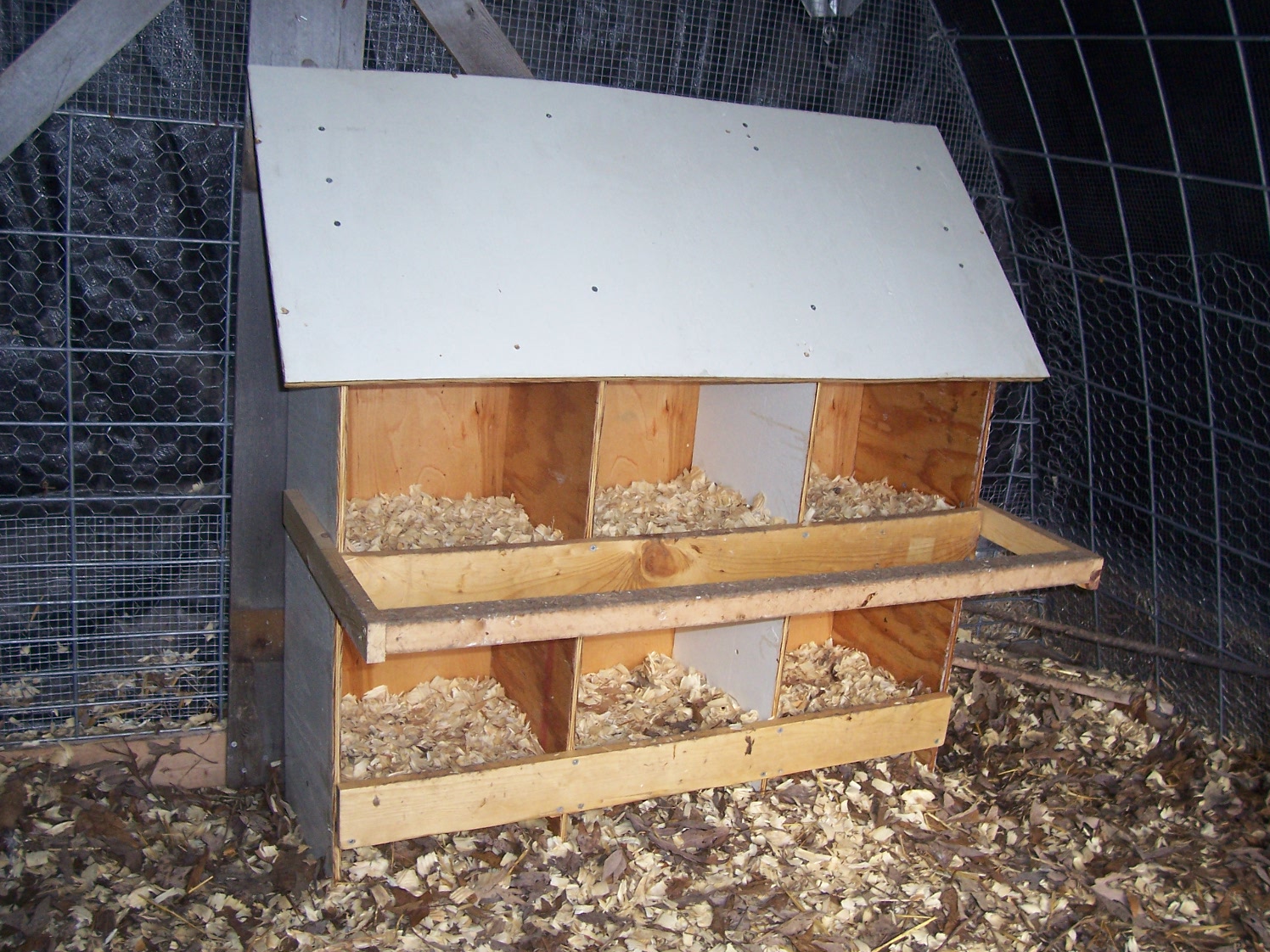 ... Garden Journal: A Low cost, easy to build, chicken nest box design