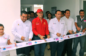 Roberto Borge Angulo y Aurelio Joaquín González inauguran en Cozumel la ampliación del CAVIVI