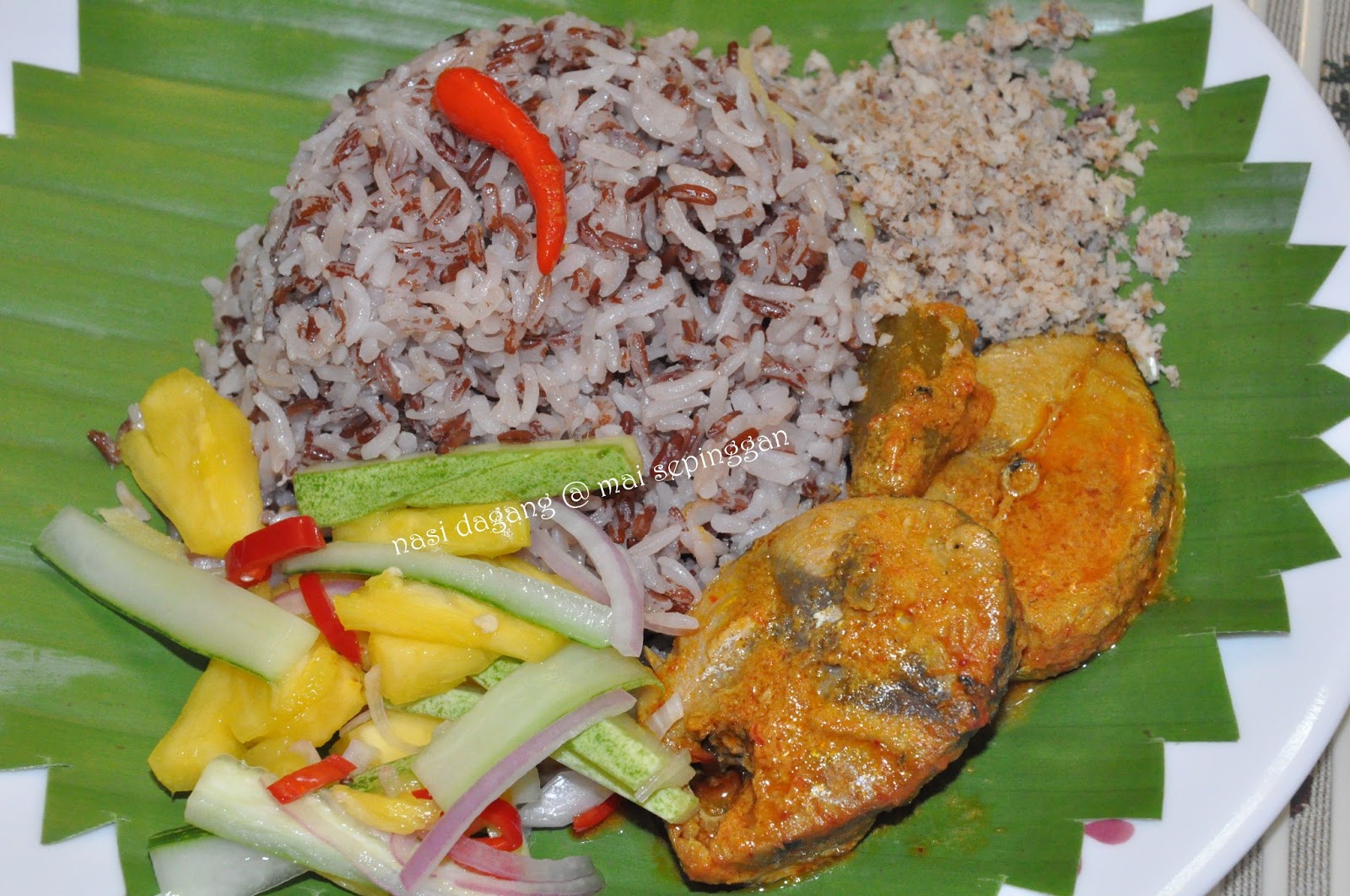 Mai Sepinggan: NASI DAGANG