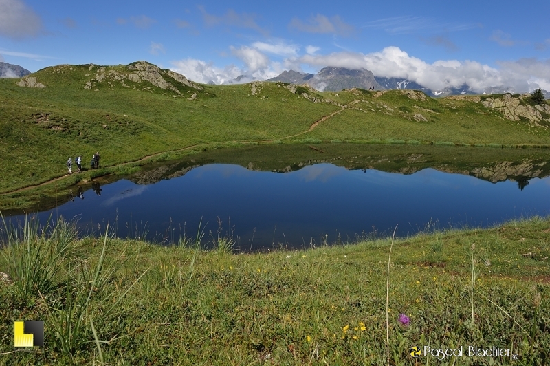 le lac noir est vraiment sombre photo blachier pascal