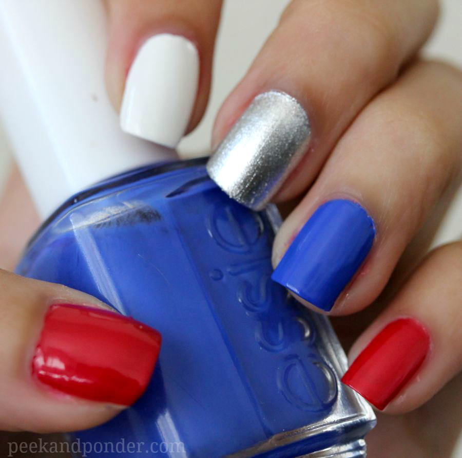 How to: Fourth of July Nails | Peek & Ponder