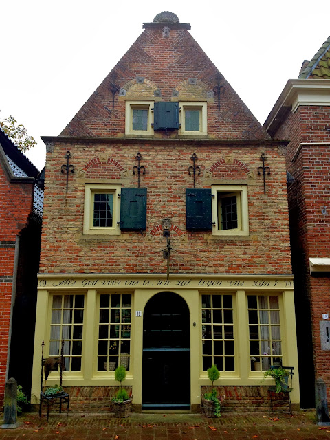 Picture of an old house in Appingedam, Groningen.