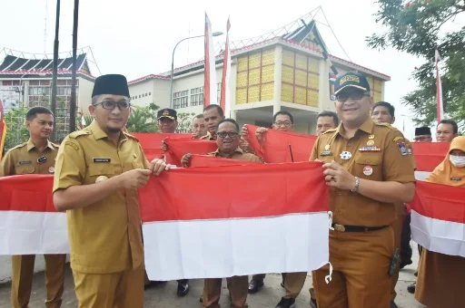 Wako Hendri Septa Dukung Gerakan Pembagian 10 Juta Bendera Merah Putih