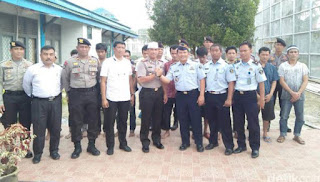 Polres Kampar Menyerahkan 10 Napi Kabur ke Lapas Bangkinang