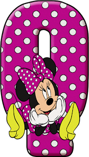 Coqueta Minnie Sentada Frente a Albabeto.