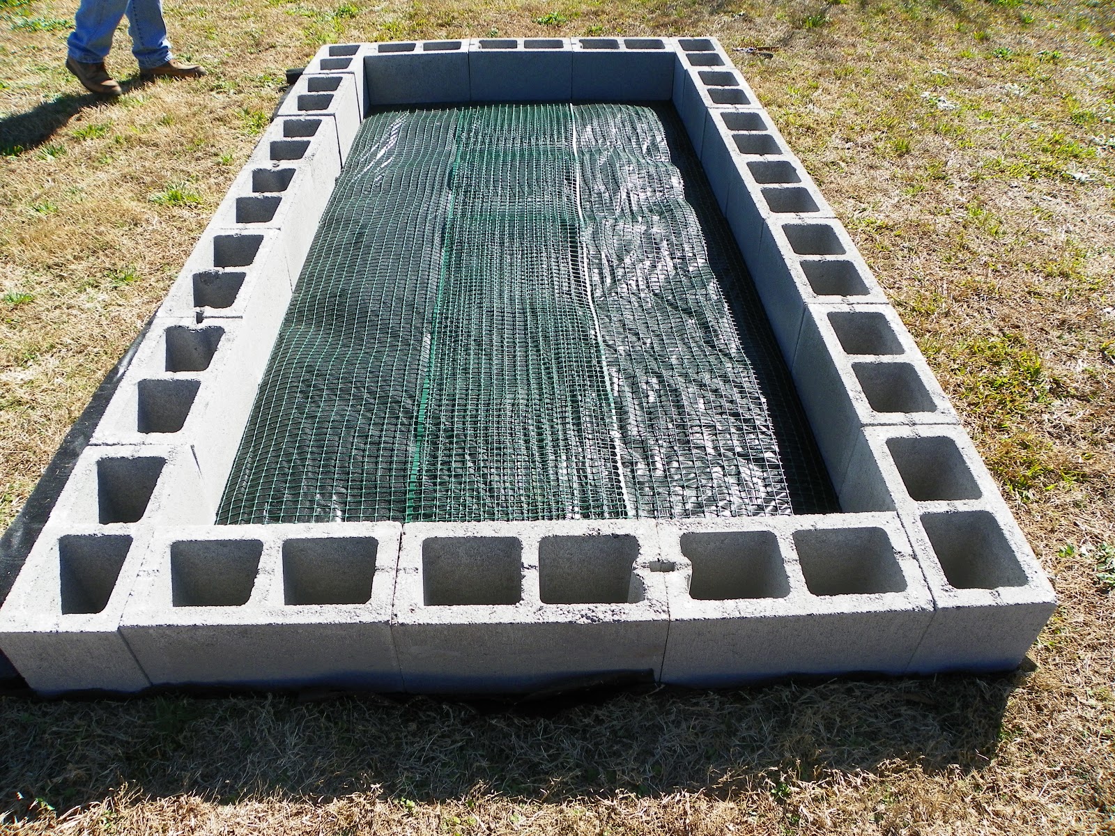 backyard vegetable garden ideas Concrete Block Raised Bed Vegetable Garden | 1600 x 1200