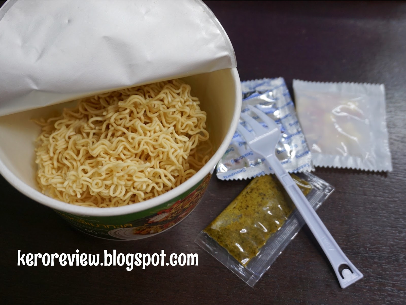 รีวิว เซเว่นซีเล็ค บะหมี่กึ่งสำเร็จรูปแห้ง รสผัดขี้เมาทะเล (CR) Review Stir-Fried Instant Bowl Noodles Kee Mao Seafood (spicy seafood) Flavor, 7 Select Brand.