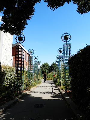 Promenade sur la Coulée Verte à Paris