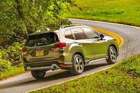 Rear 3/4 view of 2019 Subaru Forester Touring