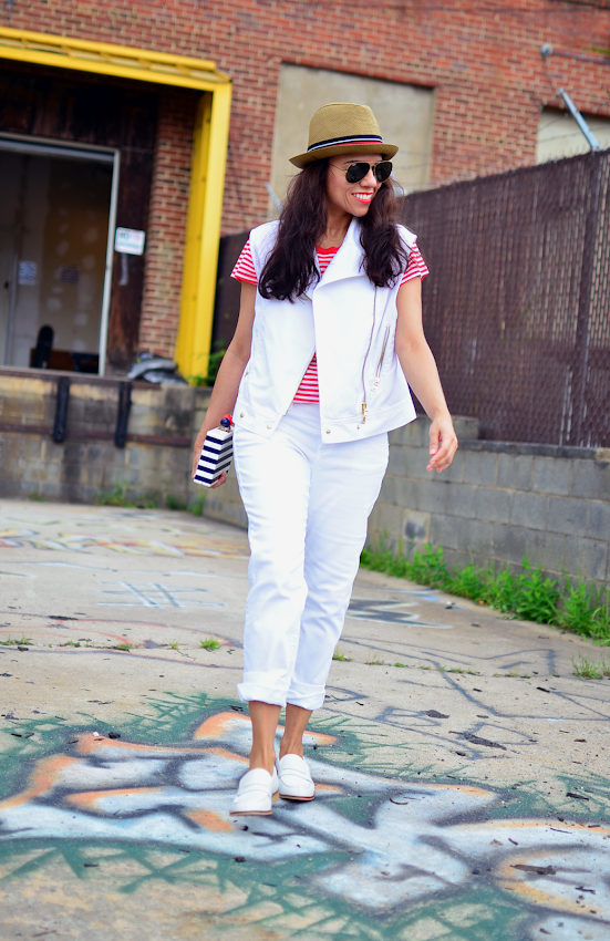 White boyfriend jeans 