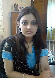 Hot Desi College Girls Photos