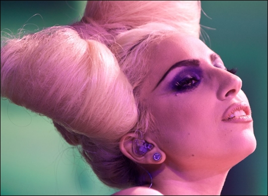 lady gaga hairstyles bow. girlfriend Lady Gaga Judas