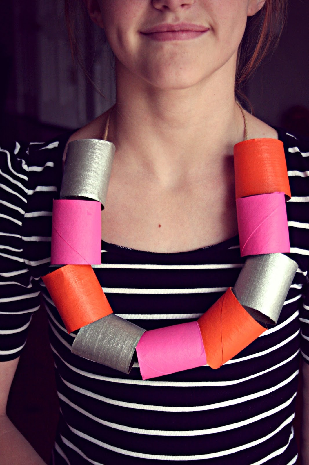 eighteen25: paper roll necklaces