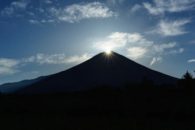 朝霧高原（静岡）からのダイヤモンド富士