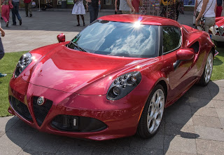 Une Alfa Romeo en plein soleil