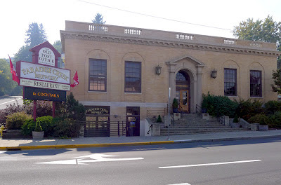 Street view of the Old Post Office in Pullman