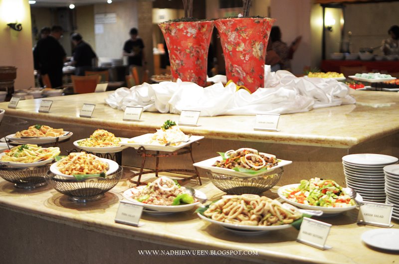 Nikmati Sajian International Buffet Dinner @ Royal Chulan ...
