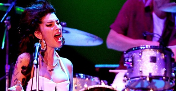 amy-winehouse-durante-show-no-summer-soul-festival-na-arenha-anhembi-em-sao-paulo-15012011-1295163987483_615x300