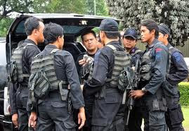 Perbandingan S.w.a.t Dengan Densus 88 [ www.Up2Det.com ]