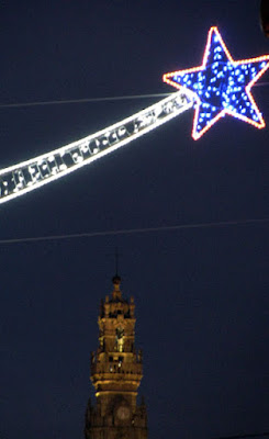 decoração de natal e a torre dos Clérigos